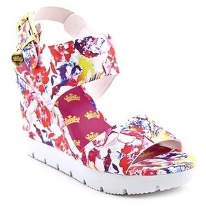 Juicy cloture floral wedge size 8 new with tags